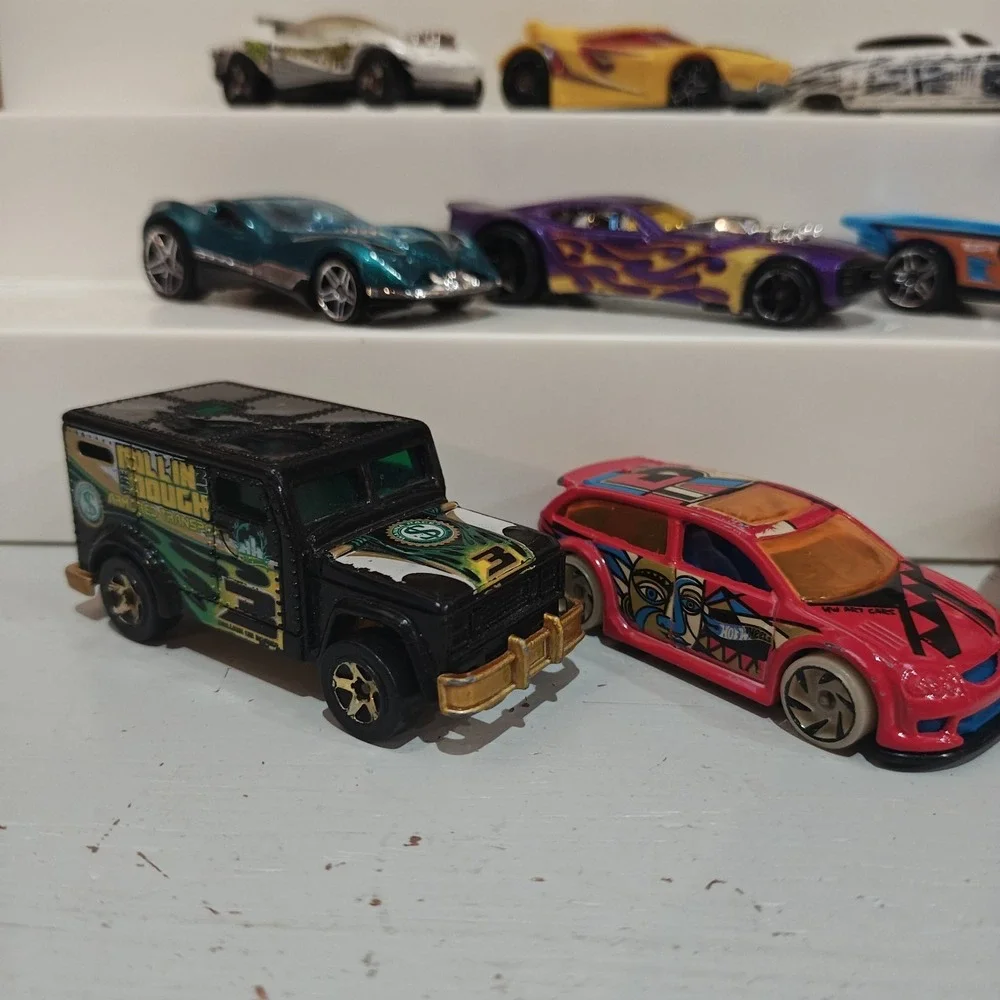 19 Piece Vintage 1995-2006 Hot Wheels Funny Unrealistic Cars Loose Bundle Lot